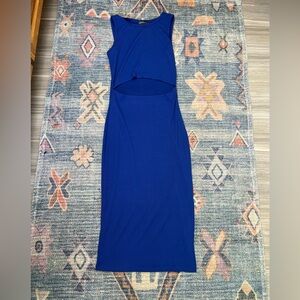 Elegant Blue Sleeveless Midi Dress